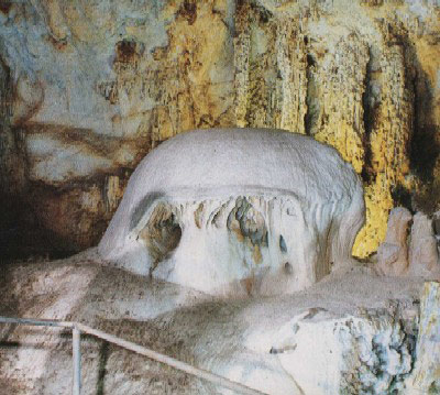 Пещера Эмине-Баир-Хосар. Шапка мономаха.